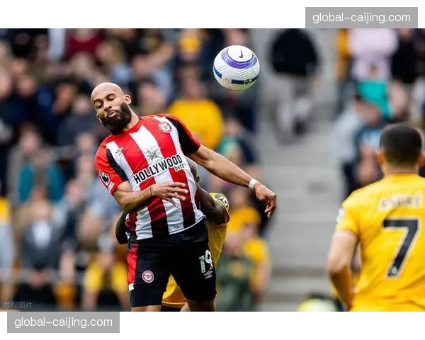 姆贝莫反击破门助曼联取胜,夏季新援渐入佳境 姆贝莫反击破门助曼联取胜,夏季新援渐入佳境